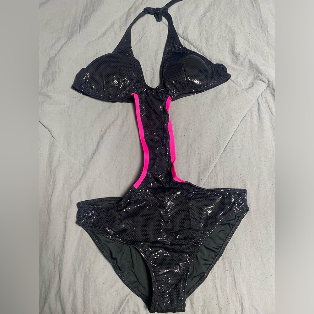Sabz Swimwear One-piece